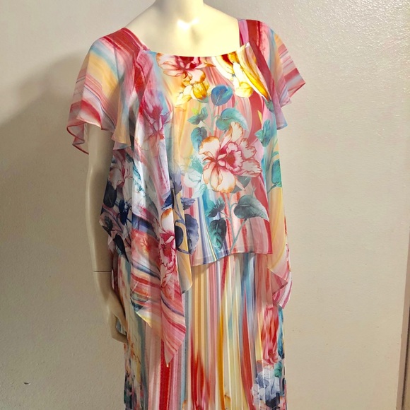 FLOWERED PLEATED SKIRT SUIT - Picture 1 of 8